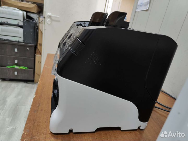 Счетчик банкнот Magner 175F