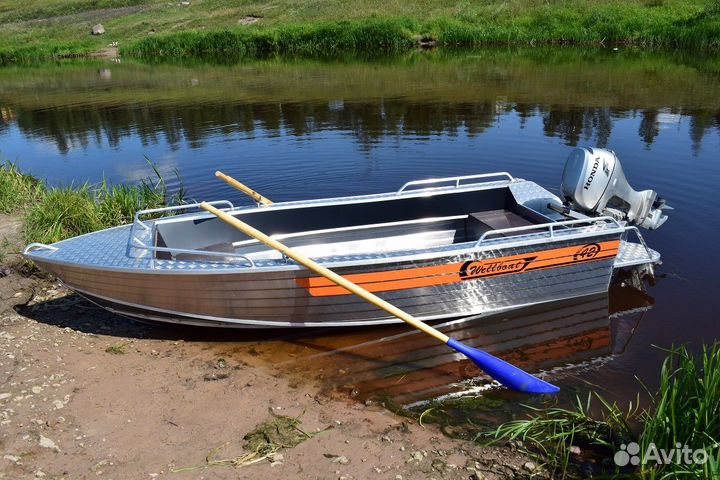 Лодка моторно-гребная Wellboat-42 (Вельбот -42)