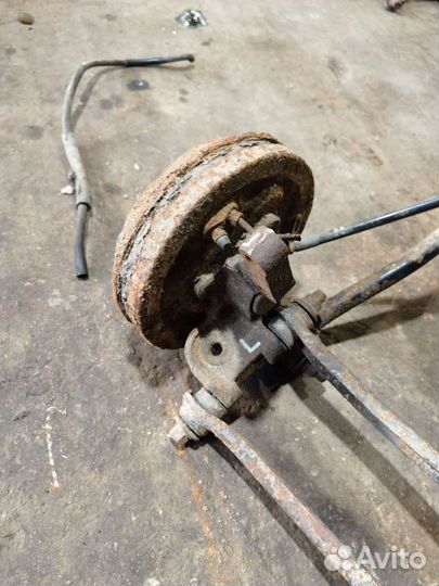 Кулак ступица задняя левая hyundai accent