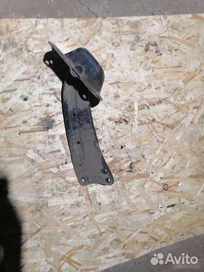 Рычаг продольный Volkswagen Passat B6 универсал