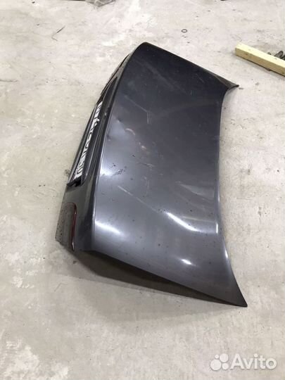 Крышка багажника Митцубиси Каризма