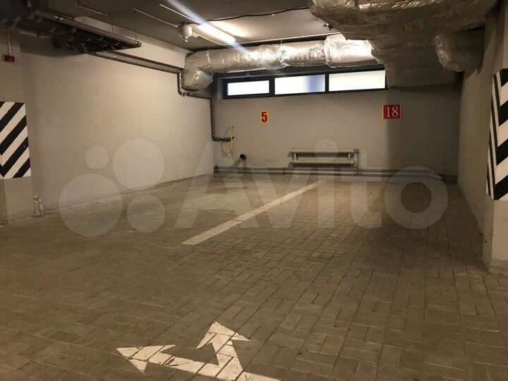 Машиноместо, 18 м²