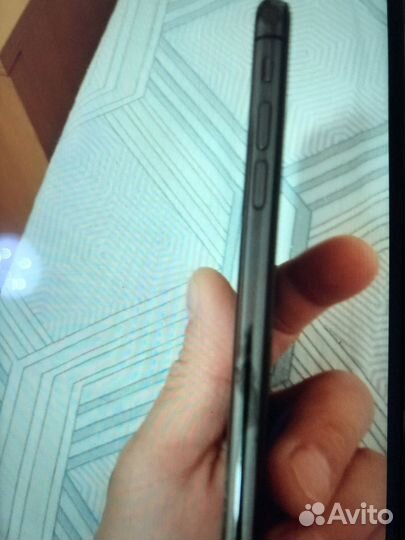 Продаю iphoneх на 256
