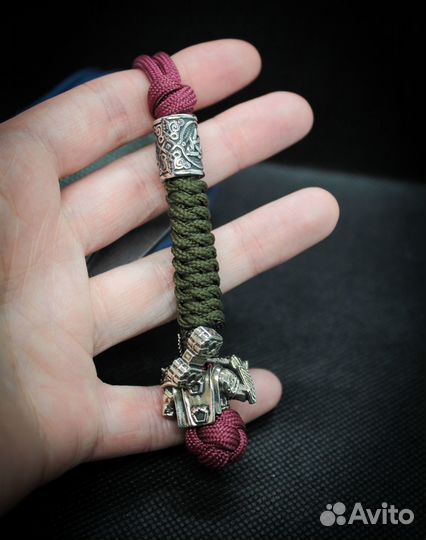 Темляк для ножа из паракорда: 