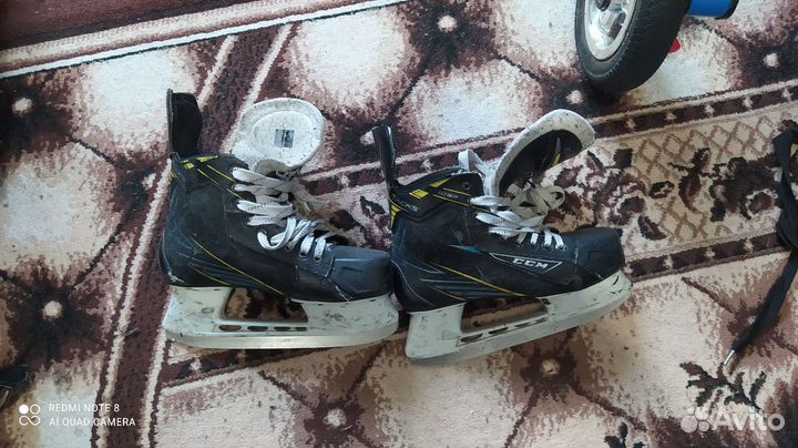Коньки хоккейные