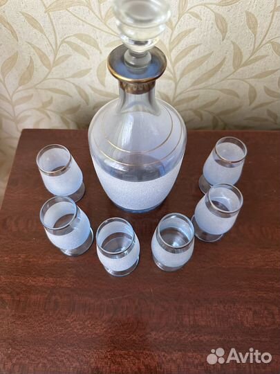 Графин с рюмками