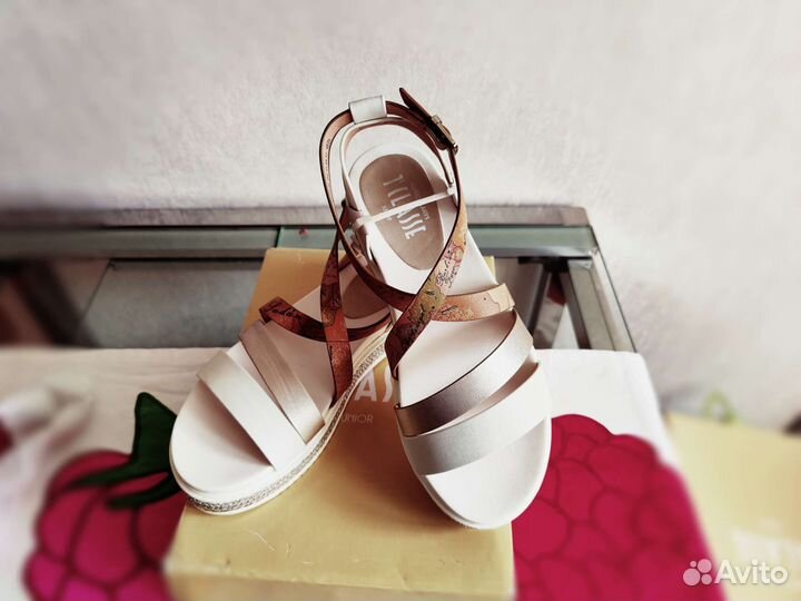 Босоножки Alviero Martini 37