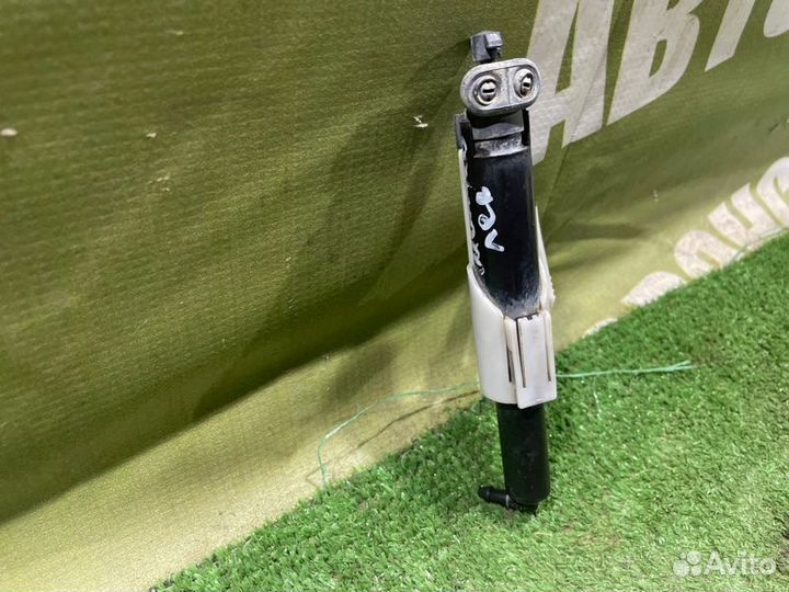 Форсунка омывателя фар передняя левая Ford Mondeo