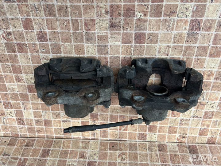 Передние суппорта на Volkswagen Polo sedan