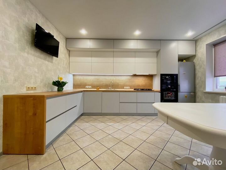 Кухонный гарнитур фурнитура Blum. Рассрочка