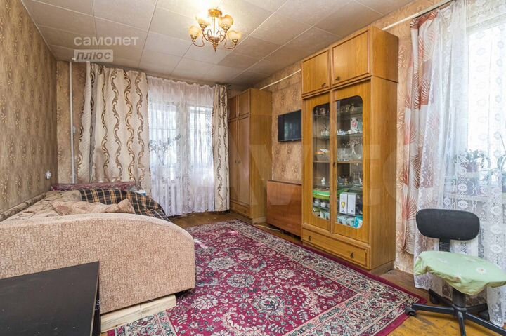 4-к. квартира, 80 м², 1/9 эт.