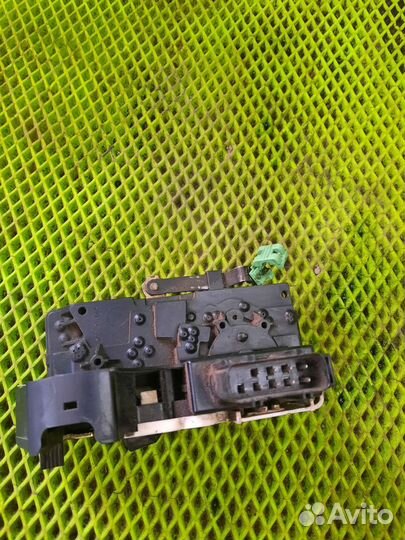 Замок бардачка Ford Escape