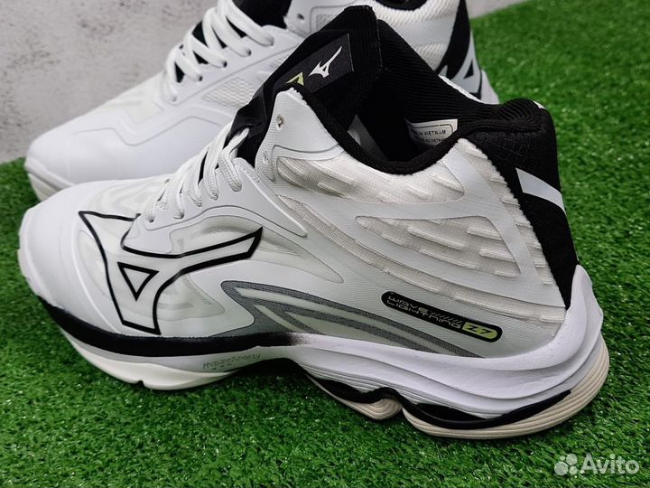 Кроссовки мужские волейбольные Mizuno