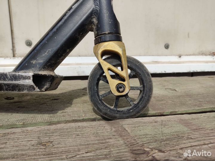 Трюковой самокат