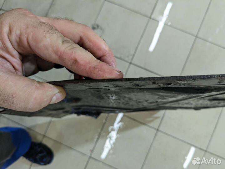 Защита двигателя Golf 5