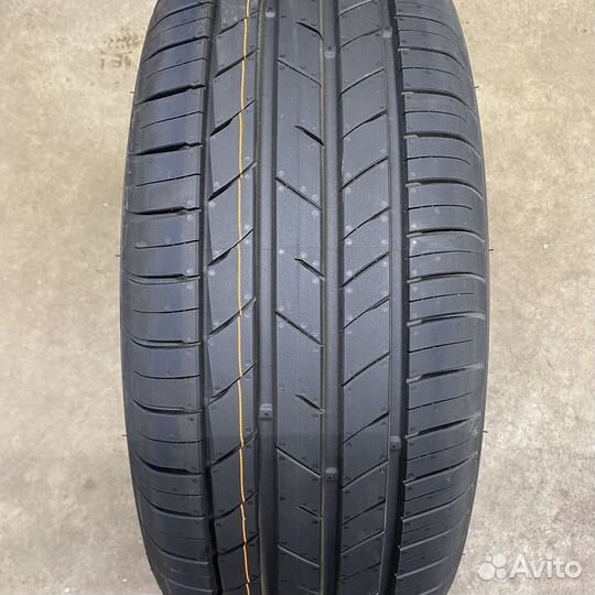 Kumho Ecsta HS52 225/50 R18 99W