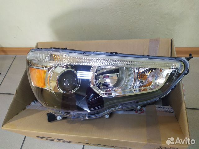 Фара правая Mitsubishi ASX 2010- 8301C884