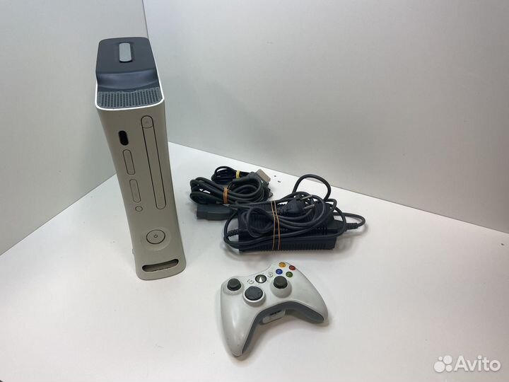 Игровая приставка Microsoft Xbox 360