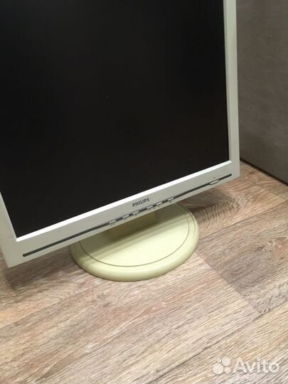 Монитор Philips 19 diagonal