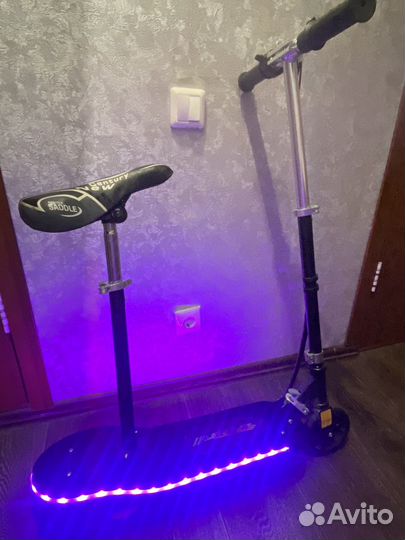 Электросамокат с сиденьем для детей