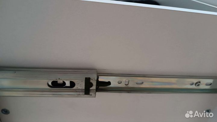 Тумба под телевизор белая