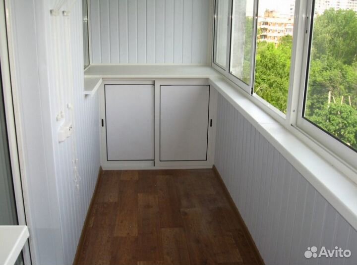 Остекление балкона с отделкой