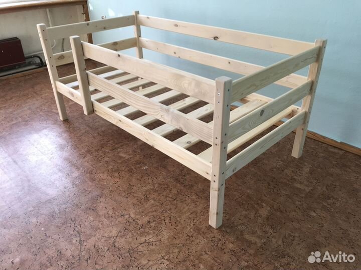 Детские кровати из массива сосны новые