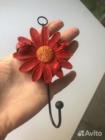 Крючок настенный