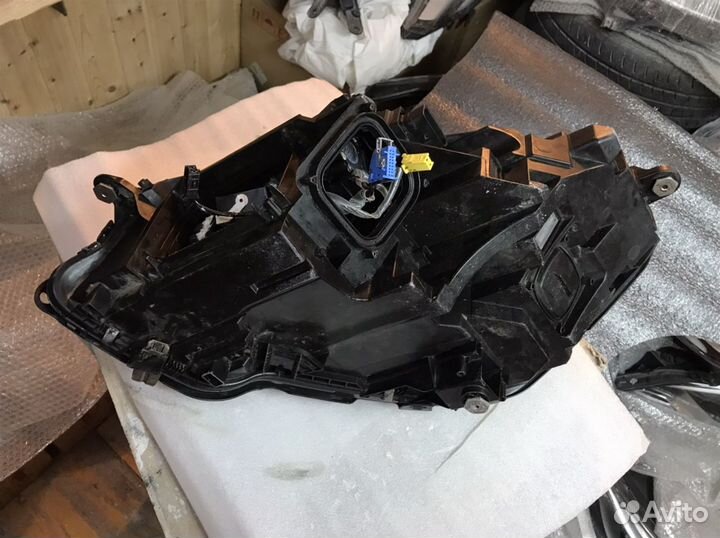 Фара правая Mercedes W222