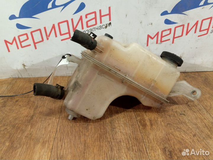 Бачок расширительный Toyota Avensis T270 2009