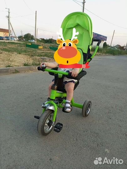 Трехколесный велосипед с родительской ручкой