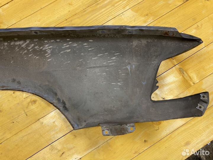 Крыло переднее левое бмв е32