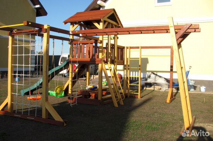 Детская игровая площадка с установкой
