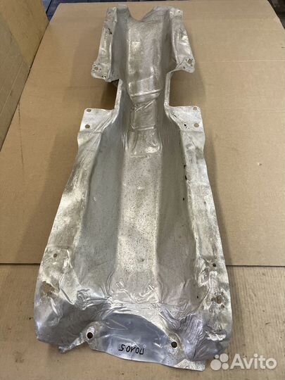 Экран теплоизоляционный глушителя VW Поло 5