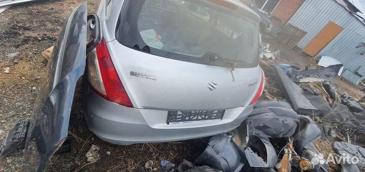 Крышка багажника Suzuki Swift