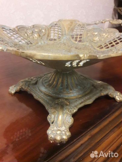 Бронзовая старинная ваза