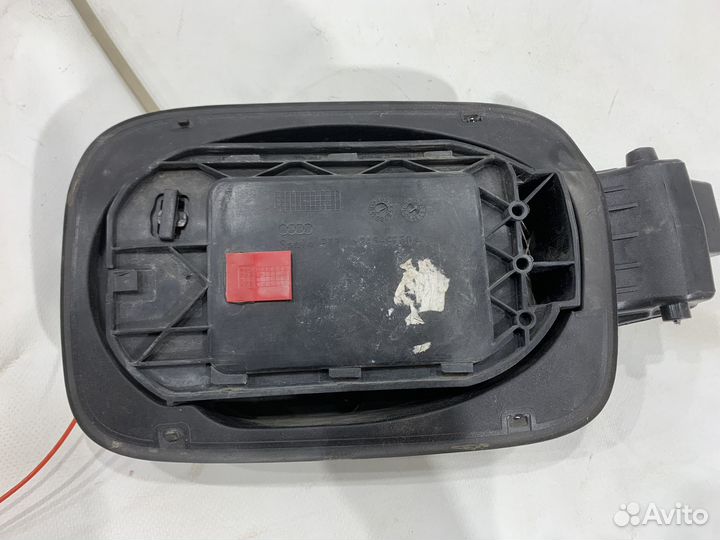 Заливная горловина топливного бака Audi Q3 8U