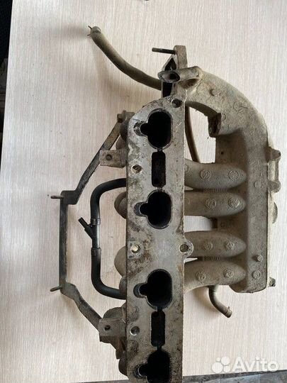 Коллектор впускной Kia Spectra