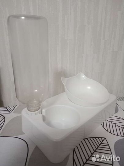 Миска с поилкой для кошек
