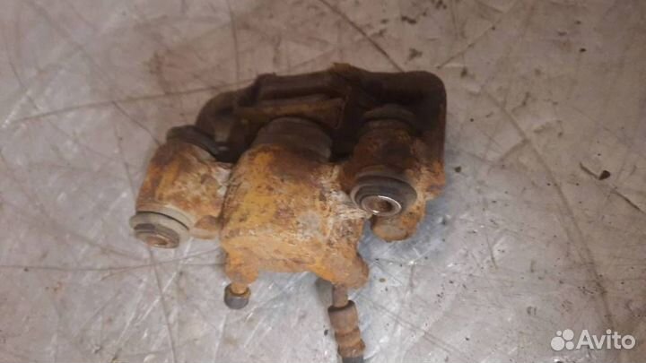 Суппорт тормозной задний правый Toyota 4773013020