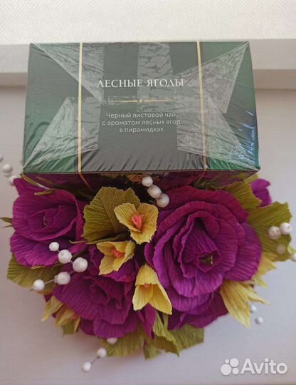 Букет цветов из гофрированной бумаги с конфетами