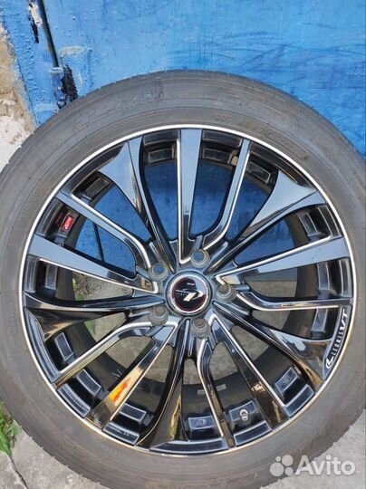 Эффектные Weds Leonis VT на шинах 215/50/18