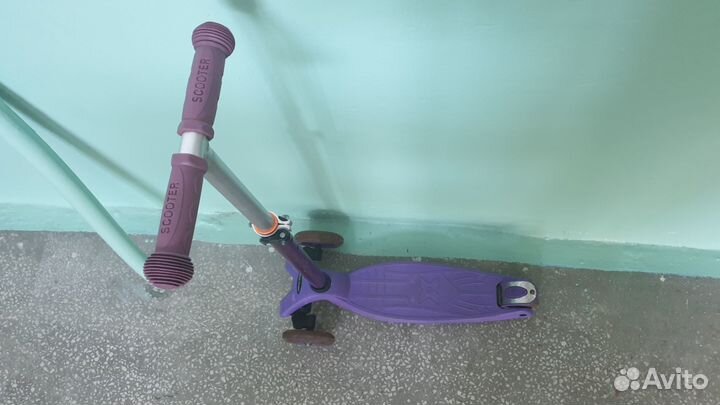 Самокат трехколесный scooter