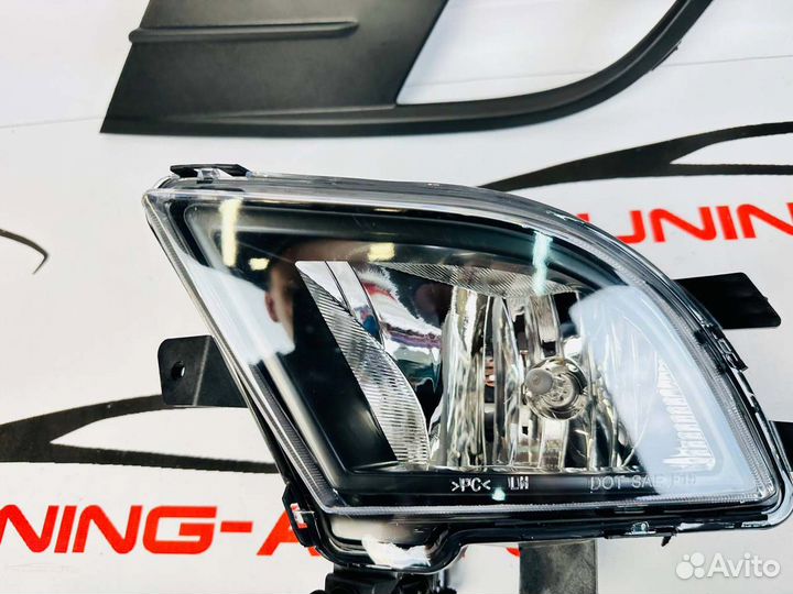 Противотуманные фары Volkswagen Jetta (A6 ) T4588