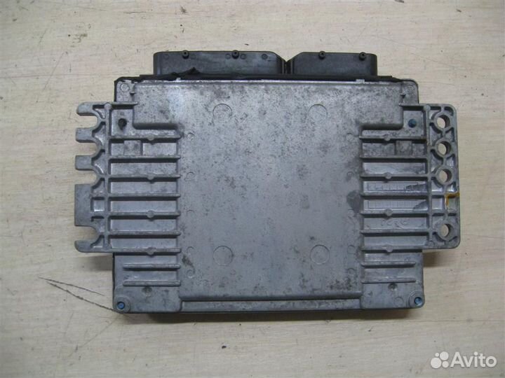 Блок управления двс Nissan Note (E11) 2012