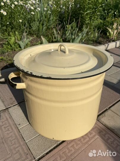 Кастрюля эмалированная