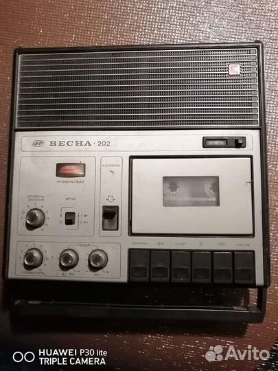 Кассетный магнитофон, граммофон, радиоприемник