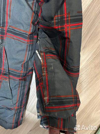 Две куртки, джинсы