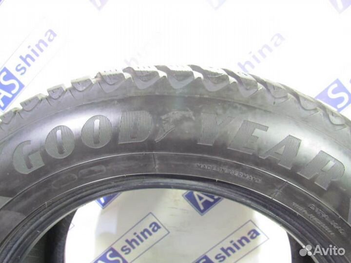 Goodyear UltraGrip Ice Arctic SUV 235/65 R17 96R