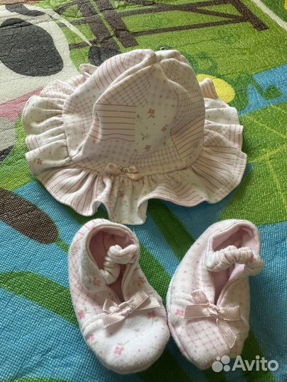 Детские шапочки и носочки от 0-6месяцев,пакетом